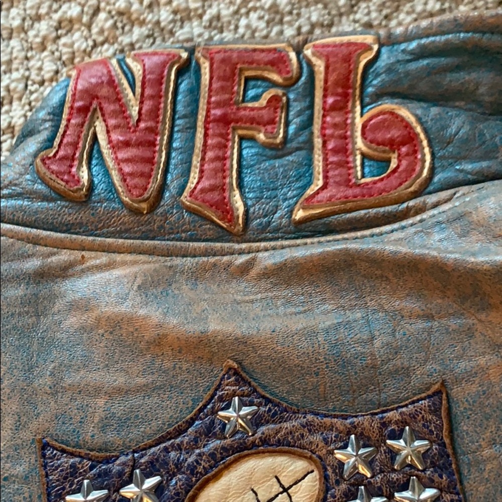 Limited-edition jacket designed by Jeff Hamilton - Picture 7 of 9